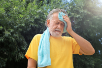 Nắng nóng: Nguy cơ bệnh lý với người cao tuổi