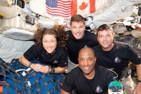 Du hành vũ trụ thách thức giới hạn thể chất ra sao?