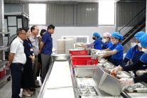 Tháng an toàn thực phẩm 2026: Siết chặt quản lý bếp ăn tập thể, thức ăn đường phố