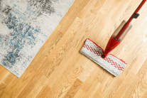 7 cách xử lý sàn gỗ trơn trượt không cần thay mới