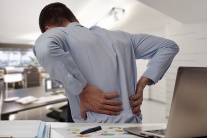 Cách phòng ngừa thoái hóa cột sống ở dân văn phòng 