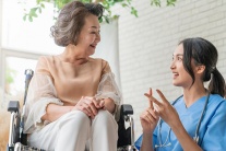 Cách nói chuyện bất thường cảnh báo sa sút trí tuệ