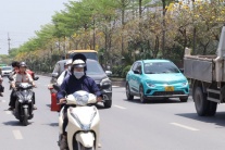 Nắng nóng bao trùm nhiều nơi trong ngày 13/5 