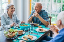 Người cao tuổi mắc đái tháo đường nên ăn gì để kiểm soát bệnh?