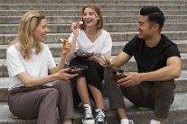 Tử vi thứ Hai (18/5/2026): Bảo Bình trở nên khá cởi mở, nhiệt tình