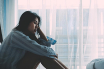 Lo âu: Vì sao càng né tránh càng dễ kiệt sức?
