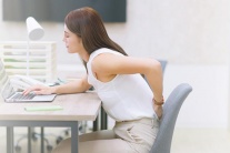 Cơ mông “tê liệt” do ngồi nhiều phải làm sao?
