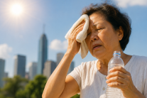 Nắng nóng ảnh hưởng thế nào đến người bệnh mạn tính?
