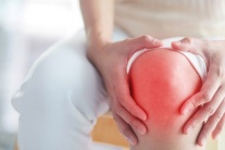 Làm sao cải thiện triệu chứng đau do thoái hóa khớp?
