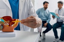 Sau tuổi 40, nam giới đừng bỏ qua 4 xét nghiệm này