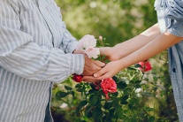 Tử vi thứ Tư (15/7/2026): Nhân Mã nên quan tâm hơn tới người thân