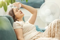 Chóng mặt, kiệt sức khi nắng nóng phải làm sao?
