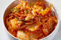 Kim chi có thể giúp cơ thể đào thải vi nhựa? 