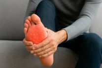 Đái tháo đường: Tê bì chân có phải do biến chứng thần kinh?