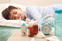 3 việc giúp trẻ sốt siêu vi nhanh hồi phục
