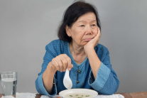 Suy dinh dưỡng ở người cao tuổi: Mối đe dọa đến tuổi thọ