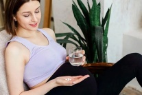 Bổ sung vi chất trước thai kỳ cần tránh dư thừa