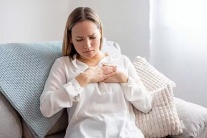 Phải làm gì khi có cơn đánh trống ngực?