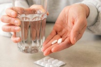 Lạm dụng paracetamol làm tăng nguy cơ đau tim, đột quỵ?