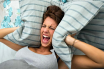 Vì sao tâm trạng thường tệ đi trước khi kỳ kinh nguyệt bắt đầu?