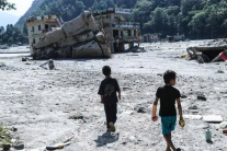 Hơn 17.000 trẻ em tại Nepal cần hỗ trợ tâm lý sau trận lũ lịch sử