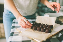 Thèm chocolate, coi chừng cơn đau nửa đầu sắp đến!
