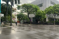 Nam Bộ và nhiều nơi ở Trung Bộ mưa lớn