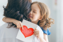10 dấu hiệu trẻ có kiểu gắn bó an toàn