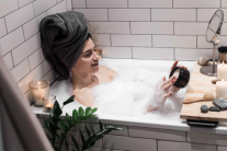 Ngâm nước ấm 30 phút có thể giúp hạ huyết áp?
