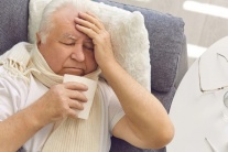 Người cao tuổi bị viêm phế quản mạn tính cần lưu ý gì?
