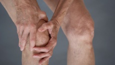 Bị viêm khớp gối nên ăn gì?