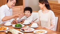 Trẻ em cần cắt giảm natri, muối trong chế độ ăn
