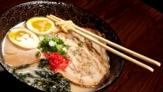 Cách làm và ăn mì ramen Nhật Bản đúng điệu