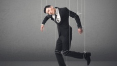 Cách nào vượt qua những kẻ “thao túng cảm xúc”?