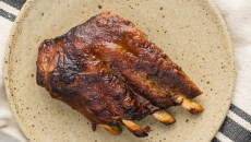 Sườn bò nướng BBQ: Món ngon không ai chối từ