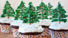 Cách làm bánh muffin hình cây thông cho ngày Giáng sinh