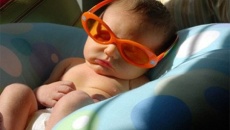 Tắm nắng qua cửa kính có giúp bổ sung vitamin D?