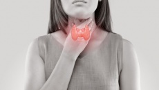 Đa bướu tuyến giáp lành tính nên điều trị thế nào?
