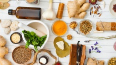 5 thảo dược adaptogen giúp tăng cường chức năng não bộ