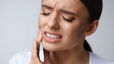 Những cách tự nhiên giảm đau răng khôn hiệu quả