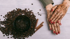 Bã cà phê - Giải pháp đối phó với da khô vào mùa Đông