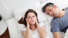 Infographic: Những cách trị ngủ ngáy đơn giản mà hiệu quả