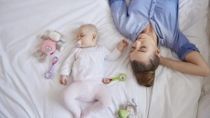 Chuyên gia Mỹ chỉ cách luyện trẻ ngủ xuyên đêm với 5 bước
