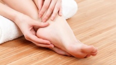 Thoái hóa cột sống, hay bị tê tay chân có nguy cơ bị liệt không?