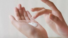 Người bị vảy nến móng tay nên làm gì để cải thiện bệnh?