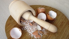 Tăng cường sức khỏe xương: Có nên bổ sung calci từ vỏ trứng?