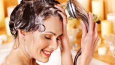 6 sai lầm khi gội đầu tàn phá mái tóc của bạn