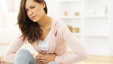 Đau bụng dưới một bên ở nữ giới là bệnh gì?