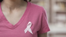 Ngực nổi mẩn đỏ có phải dấu hiệu ung thư vú?