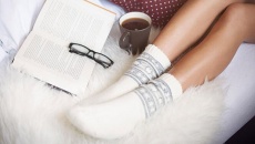 Cách đơn giản giúp giữ ấm bàn chân trong mùa lạnh